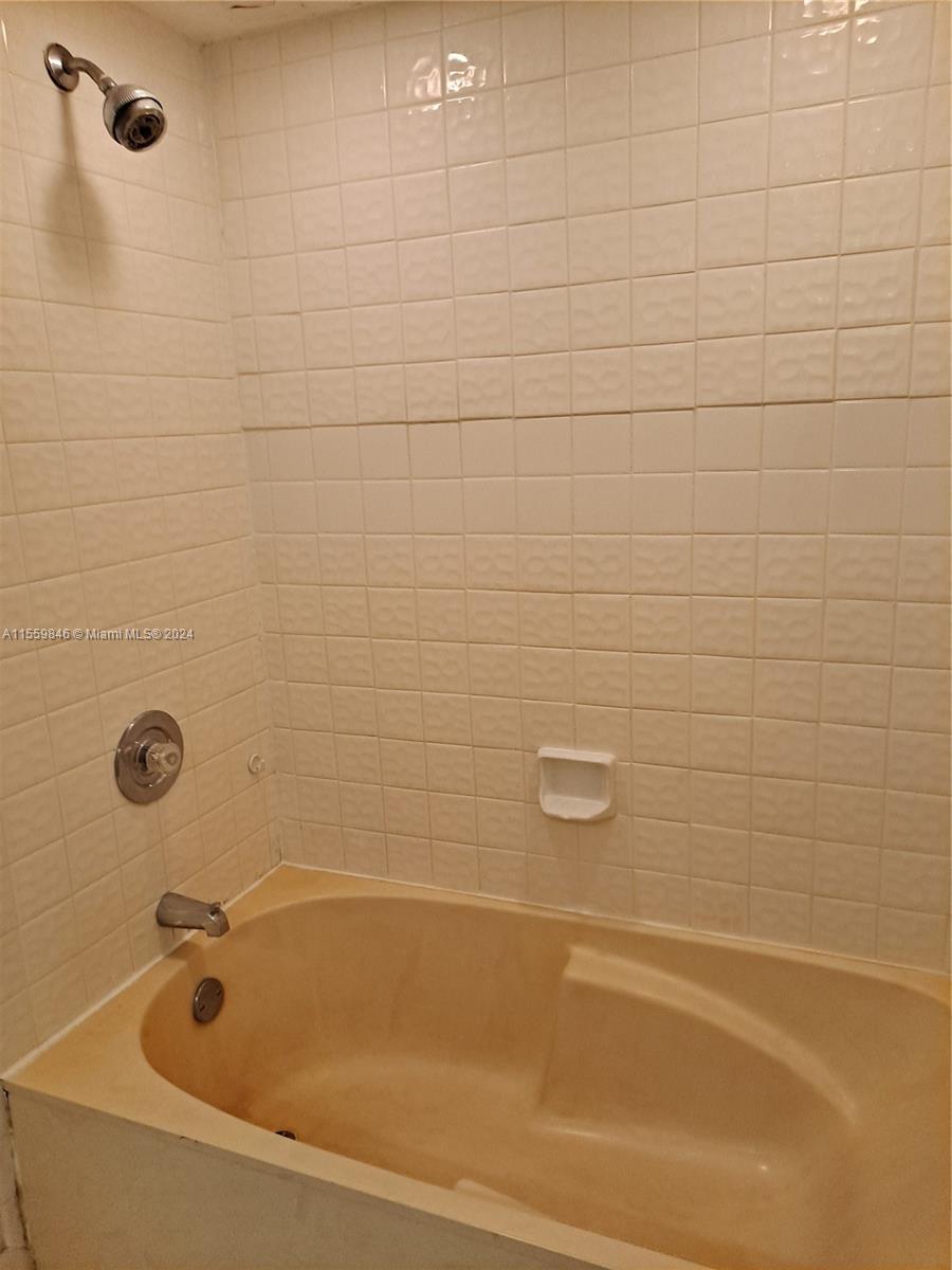 Miami, Florida 33185, 2 Bedrooms Bedrooms, ,2 BathroomsBathrooms,Residentiallease,For Rent,A11559846