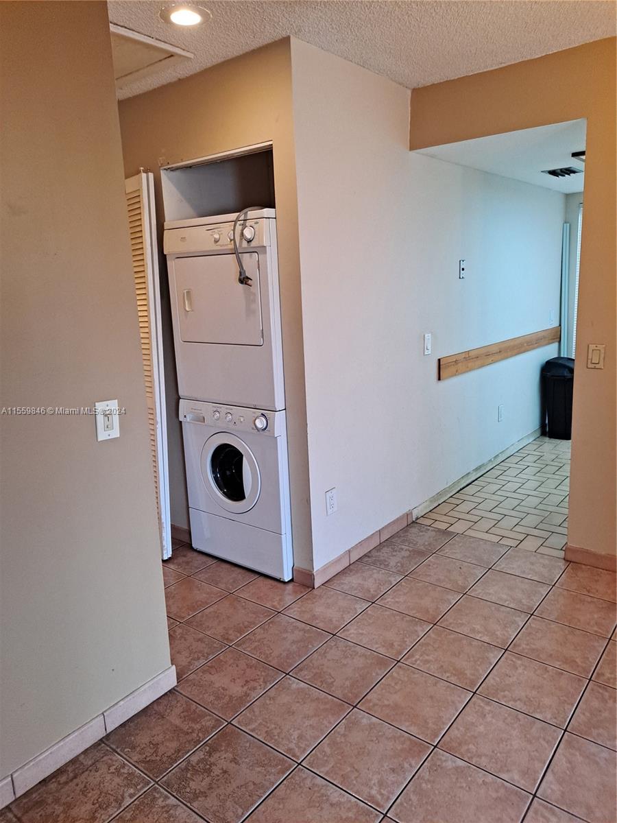 Miami, Florida 33185, 2 Bedrooms Bedrooms, ,2 BathroomsBathrooms,Residentiallease,For Rent,A11559846