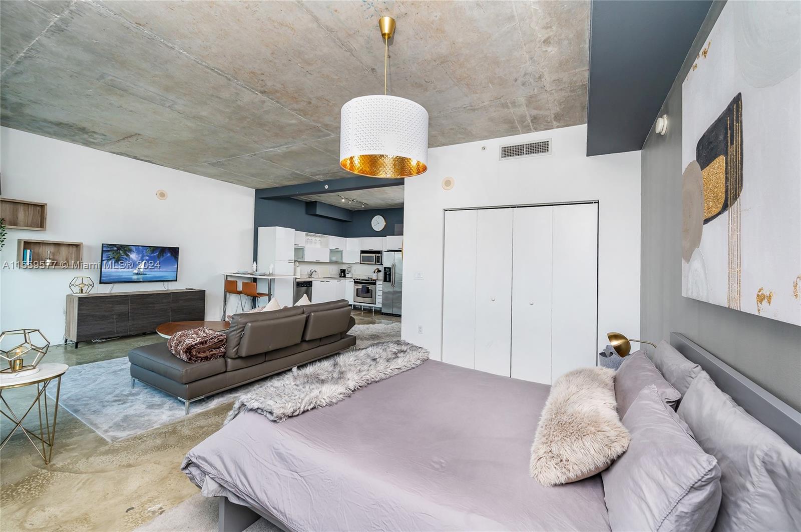 234 NE 3rd St 1703, Miami, Florida 33132, 1 Bedroom Bedrooms, ,1 BathroomBathrooms,Residentiallease,For Rent,234 NE 3rd St 1703,A11559577