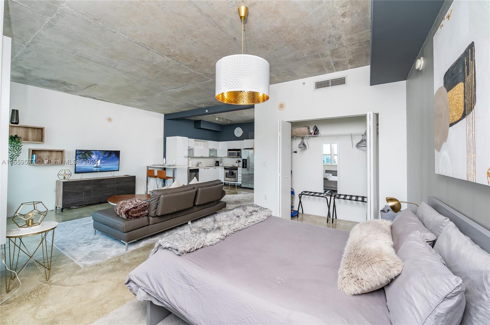 234 NE 3rd St 1703, Miami, Florida 33132, 1 Bedroom Bedrooms, ,1 BathroomBathrooms,Residentiallease,For Rent,234 NE 3rd St 1703,A11559577