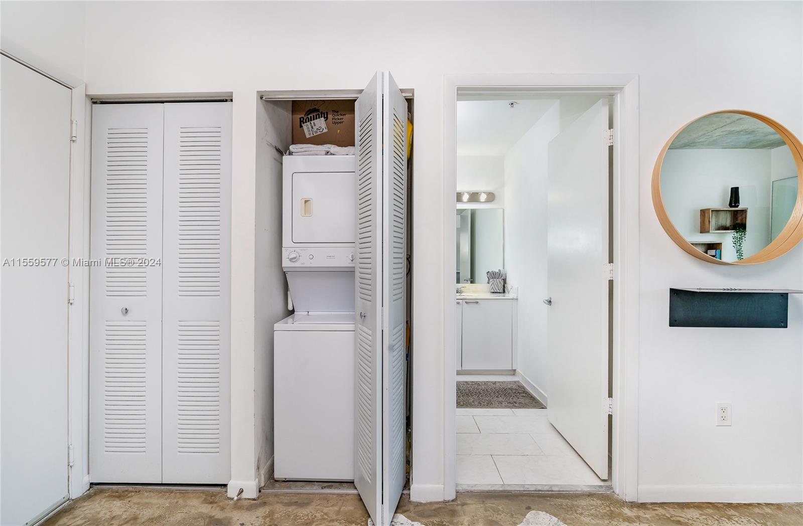 234 NE 3rd St 1703, Miami, Florida 33132, 1 Bedroom Bedrooms, ,1 BathroomBathrooms,Residentiallease,For Rent,234 NE 3rd St 1703,A11559577