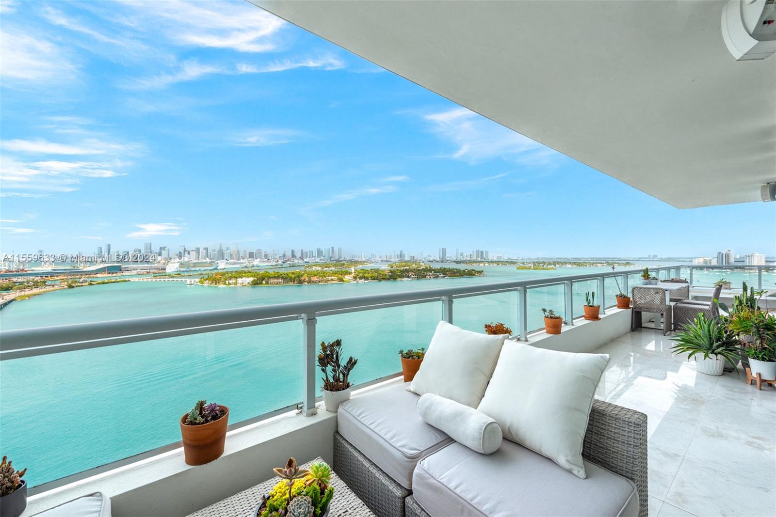 520 West Ave 2002, Miami Beach, Florida 33139, 2 Bedrooms Bedrooms, ,3 BathroomsBathrooms,Residentiallease,For Rent,520 West Ave 2002,A11559633