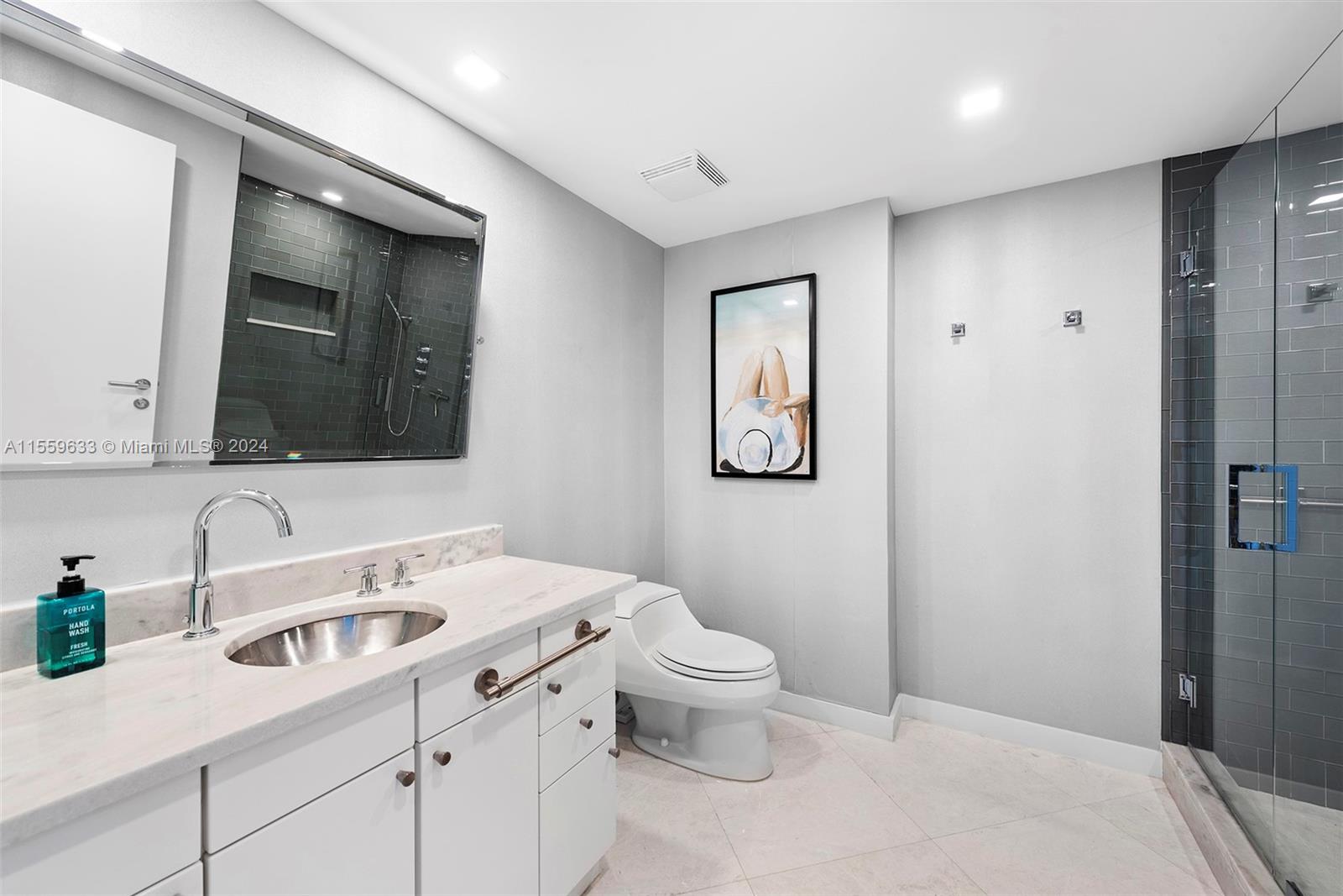 520 West Ave 2002, Miami Beach, Florida 33139, 2 Bedrooms Bedrooms, ,3 BathroomsBathrooms,Residentiallease,For Rent,520 West Ave 2002,A11559633