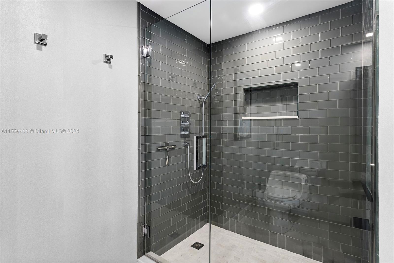 520 West Ave 2002, Miami Beach, Florida 33139, 2 Bedrooms Bedrooms, ,3 BathroomsBathrooms,Residentiallease,For Rent,520 West Ave 2002,A11559633