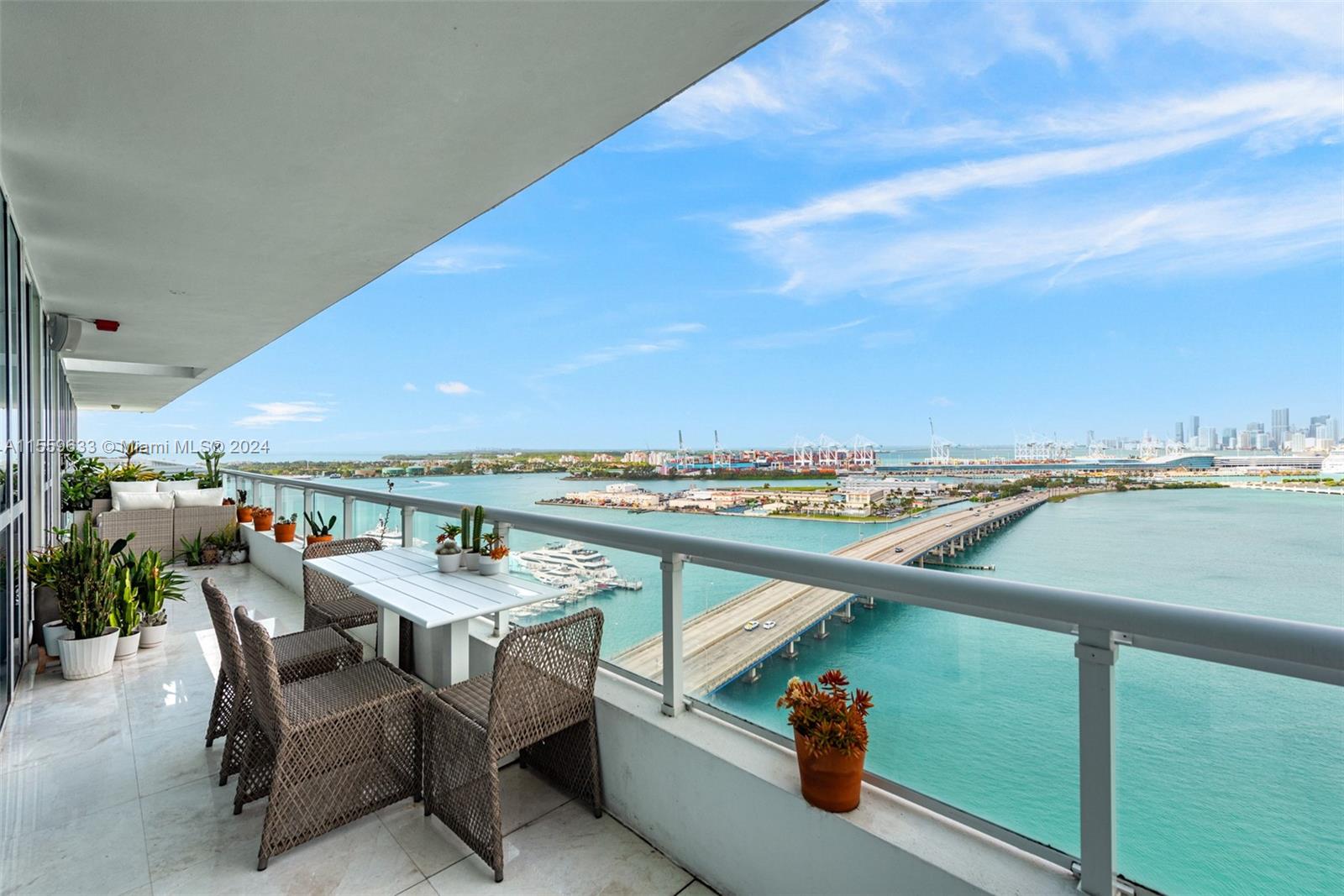 520 West Ave 2002, Miami Beach, Florida 33139, 2 Bedrooms Bedrooms, ,3 BathroomsBathrooms,Residentiallease,For Rent,520 West Ave 2002,A11559633