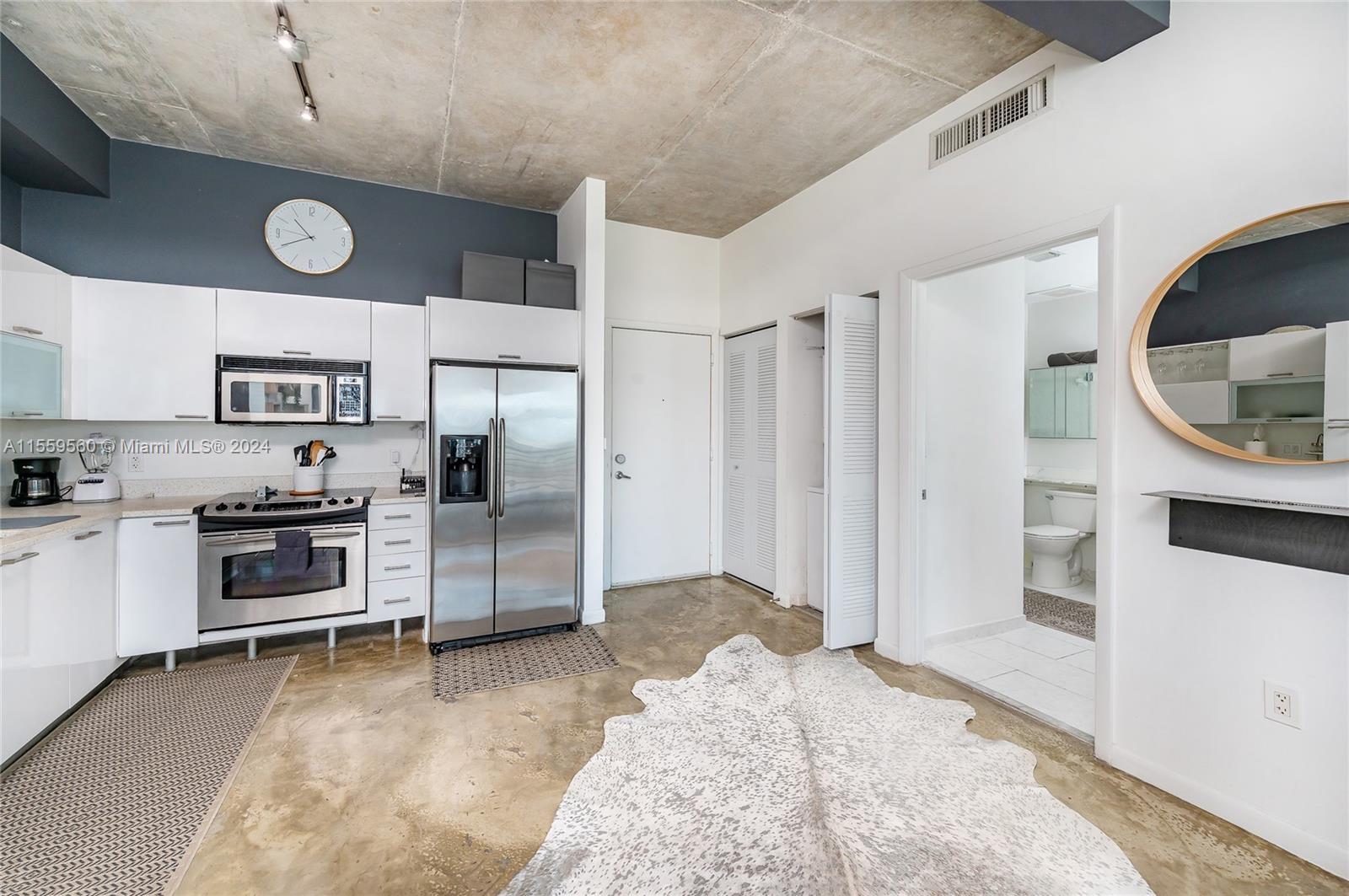 234 NE 3rd St 1703, Miami, Florida 33132, 1 Bedroom Bedrooms, ,1 BathroomBathrooms,Residential,For Sale,234 NE 3rd St 1703,A11559560