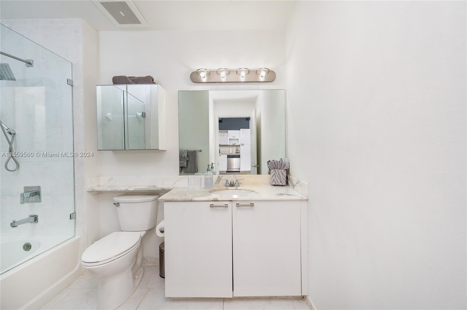 234 NE 3rd St 1703, Miami, Florida 33132, 1 Bedroom Bedrooms, ,1 BathroomBathrooms,Residential,For Sale,234 NE 3rd St 1703,A11559560