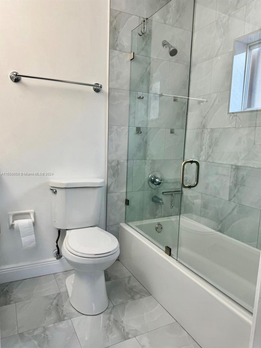 7838 W 29th Ln 202-21, Hialeah, Florida 33018, 2 Bedrooms Bedrooms, ,2 BathroomsBathrooms,Residentiallease,For Rent,7838 W 29th Ln 202-21,A11559859