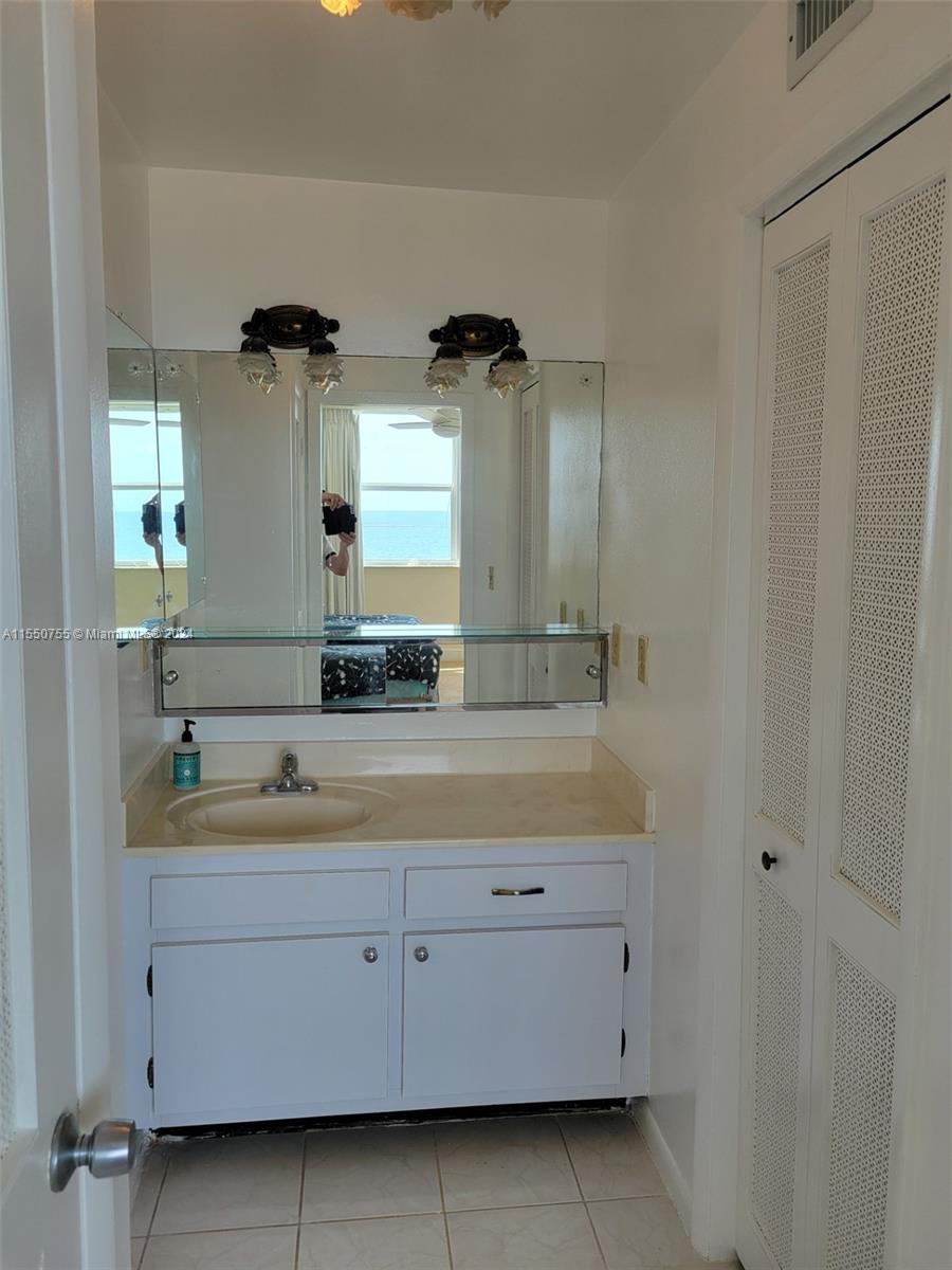 1410 S Ocean Dr 1208, Hollywood, Florida 33019, 2 Bedrooms Bedrooms, ,2 BathroomsBathrooms,Residentiallease,For Rent,1410 S Ocean Dr 1208,A11550755