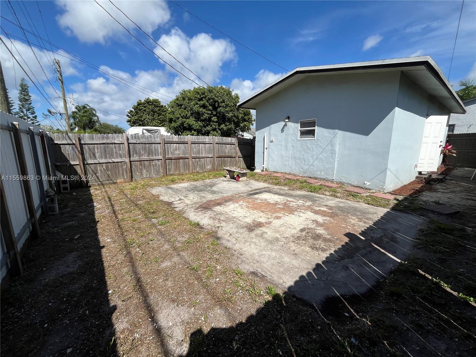 2330 Harding St Rear, Hollywood, Florida 33020, 1 Bedroom Bedrooms, ,1 BathroomBathrooms,Residentiallease,For Rent,2330 Harding St Rear,A11559863