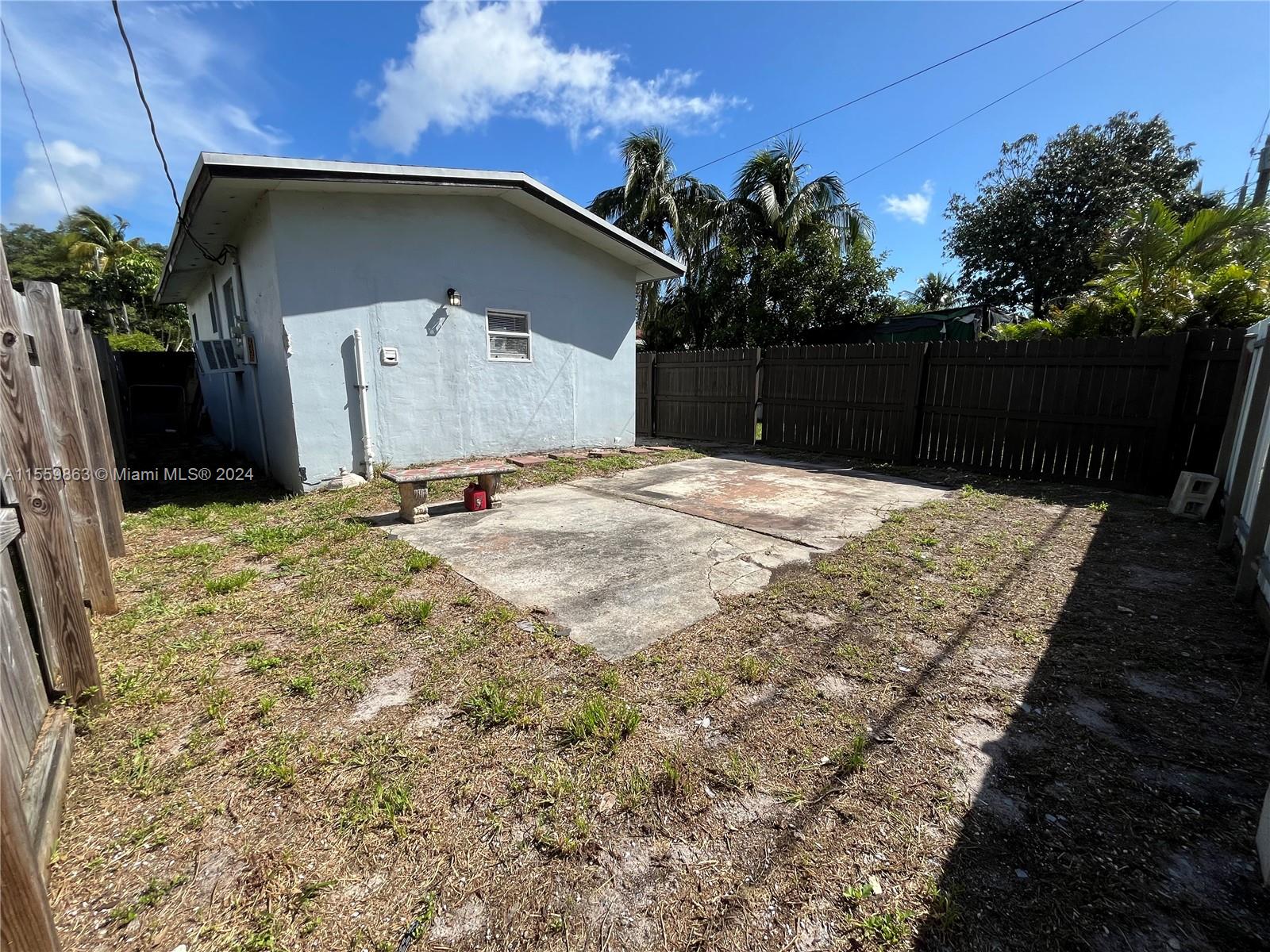 2330 Harding St Rear, Hollywood, Florida 33020, 1 Bedroom Bedrooms, ,1 BathroomBathrooms,Residentiallease,For Rent,2330 Harding St Rear,A11559863