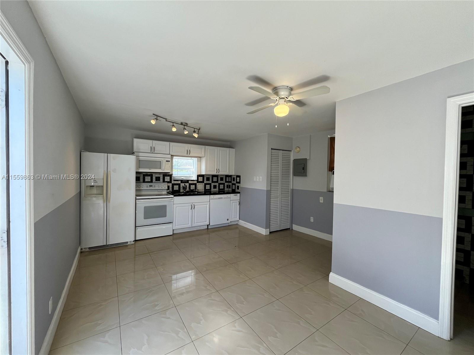 2330 Harding St Rear, Hollywood, Florida 33020, 1 Bedroom Bedrooms, ,1 BathroomBathrooms,Residentiallease,For Rent,2330 Harding St Rear,A11559863