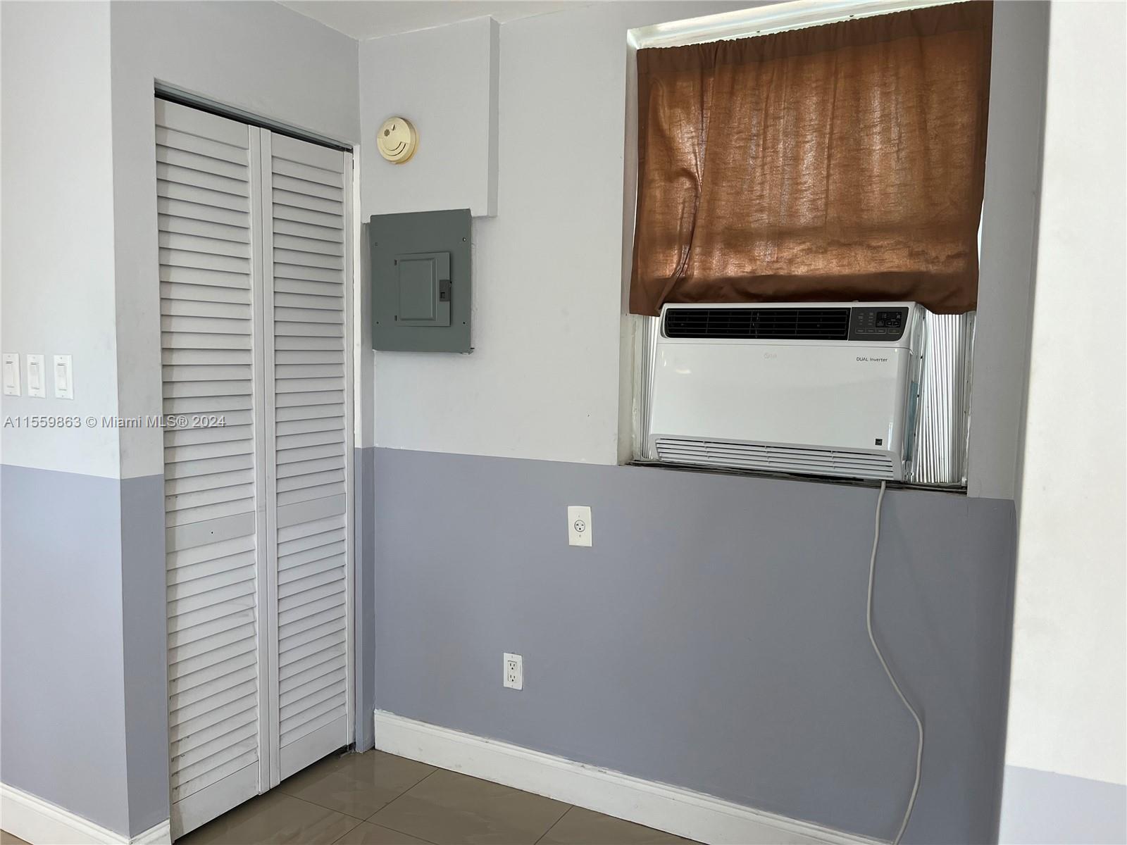 2330 Harding St Rear, Hollywood, Florida 33020, 1 Bedroom Bedrooms, ,1 BathroomBathrooms,Residentiallease,For Rent,2330 Harding St Rear,A11559863