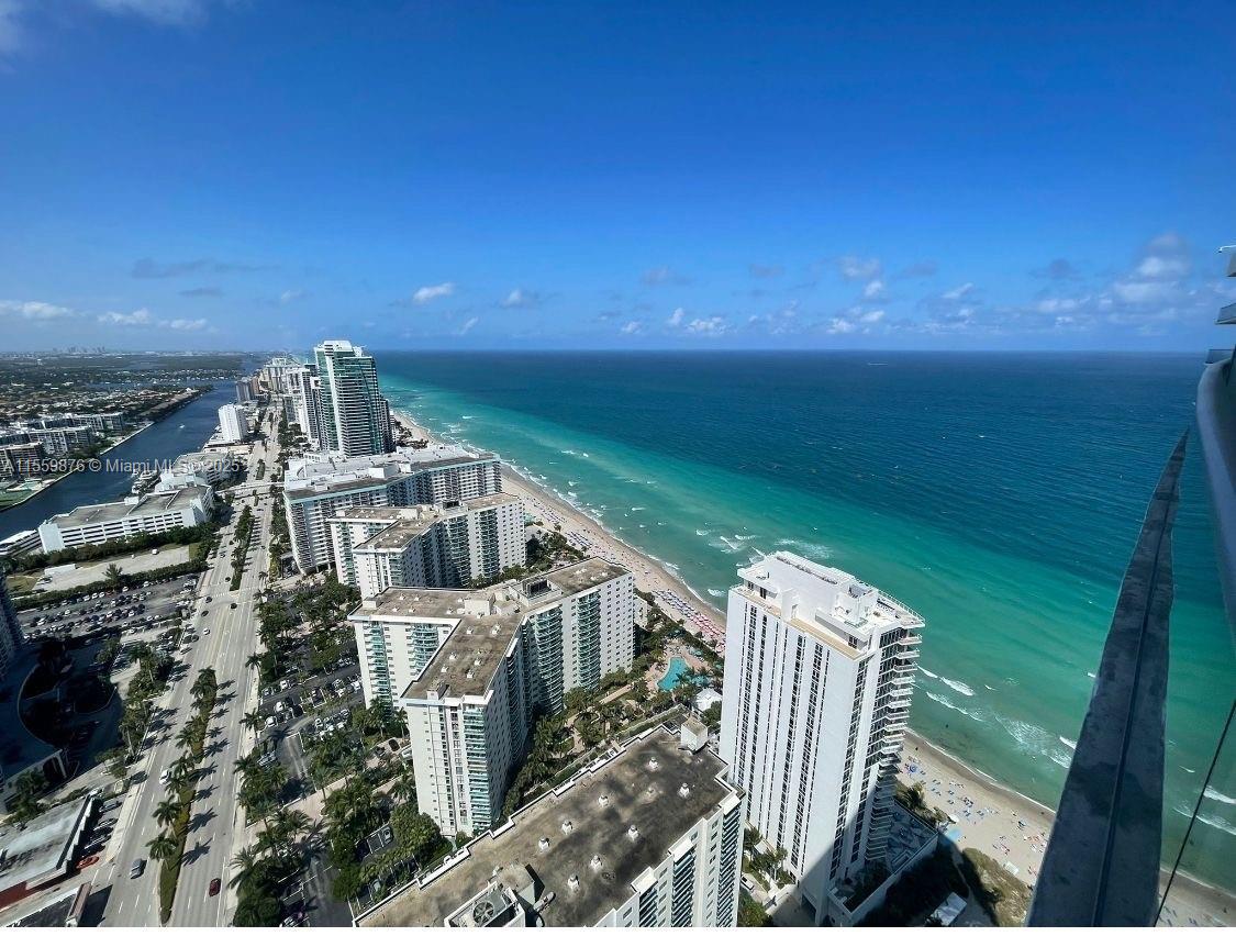 Hollywood, Florida 33019, 1 Bedroom Bedrooms, ,1 BathroomBathrooms,Residential,For Sale,A11559876