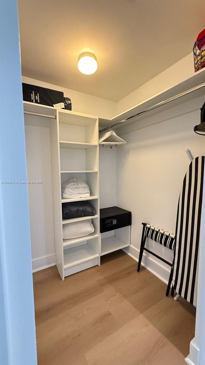 Hollywood, Florida 33019, 1 Bedroom Bedrooms, ,1 BathroomBathrooms,Residential,For Sale,A11559876