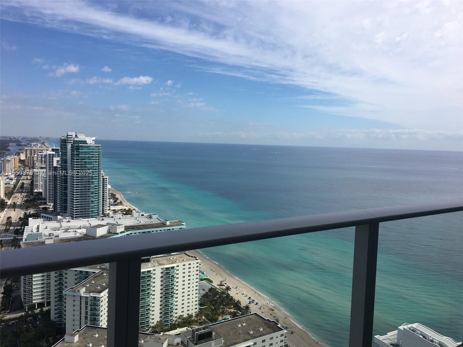 Hollywood, Florida 33019, 1 Bedroom Bedrooms, ,1 BathroomBathrooms,Residential,For Sale,A11559876