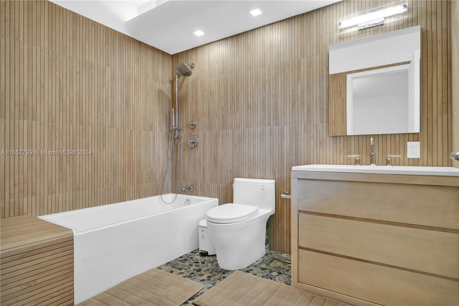 5801 Collins Ave 1200, Miami Beach, Florida 33140, 5 Bedrooms Bedrooms, ,6 BathroomsBathrooms,Residential,For Sale,5801 Collins Ave 1200,A11557799