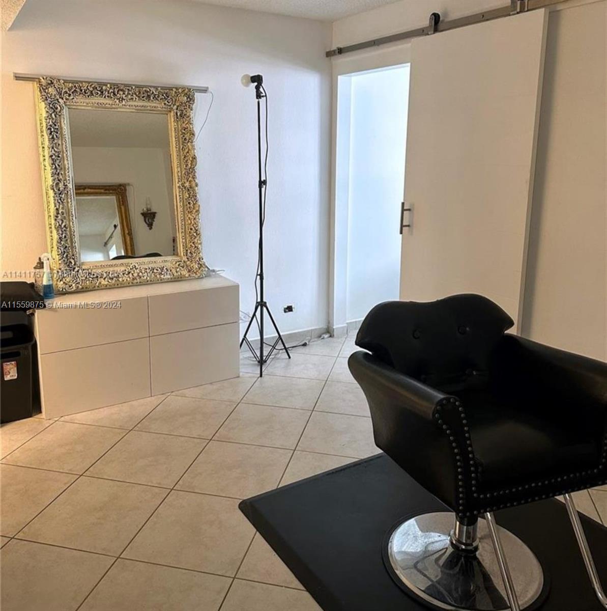 6039 Collins Ave 1512, Miami Beach, Florida 33140, 2 Bedrooms Bedrooms, ,2 BathroomsBathrooms,Residentiallease,For Rent,6039 Collins Ave 1512,A11559875