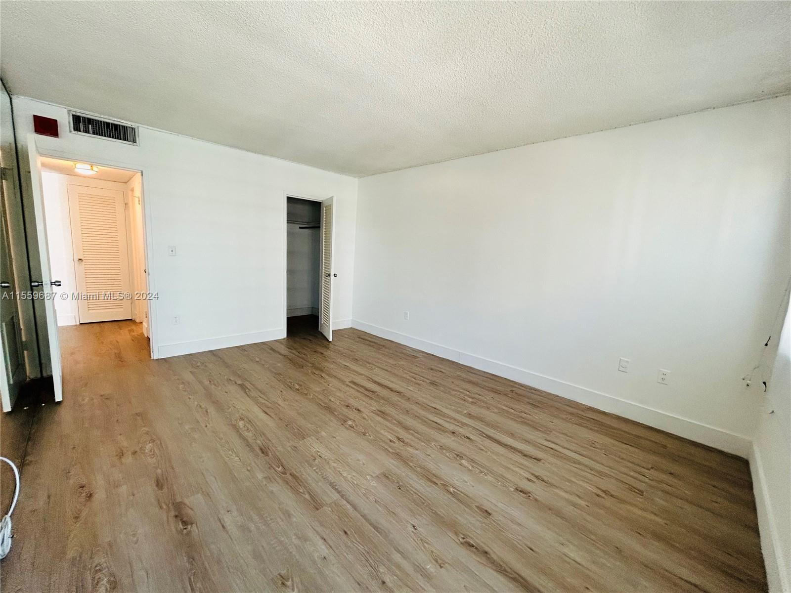 Bedroom with walking closet