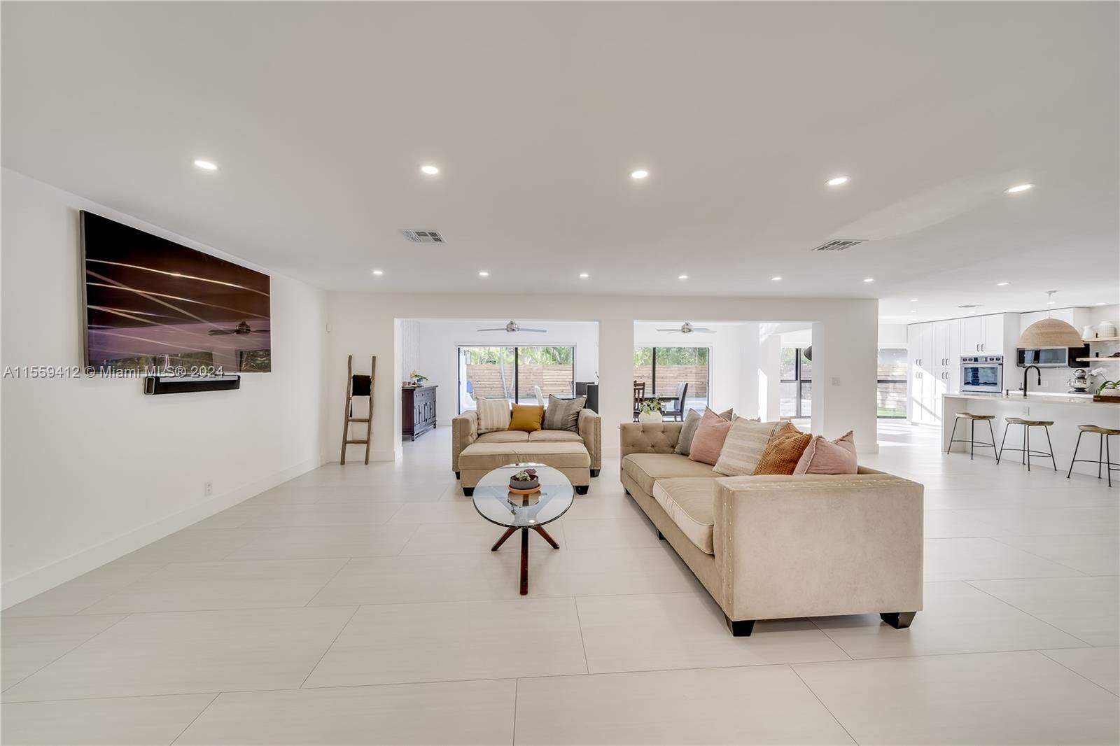 3400 N Park Rd, Hollywood, Florida 33021, 5 Bedrooms Bedrooms, ,4 BathroomsBathrooms,Residential,For Sale,3400 N Park Rd,A11559412