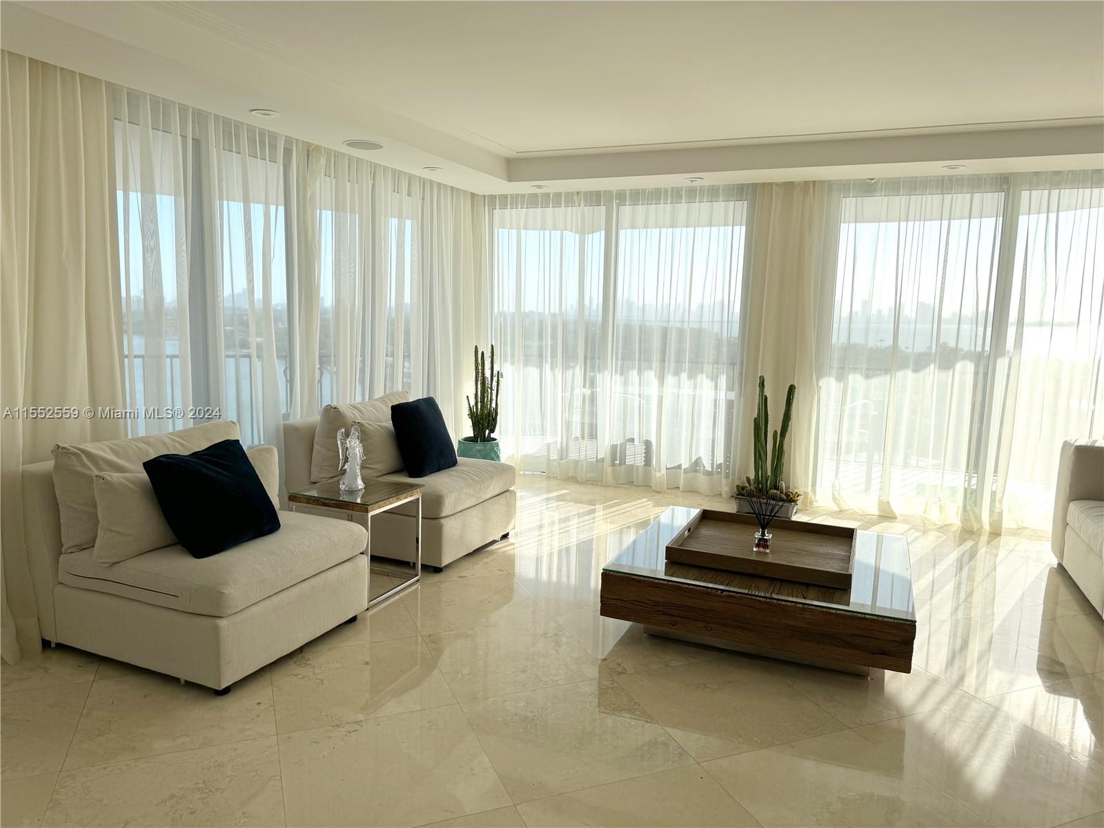 5660 COLLINS 18 AB, Miami Beach, Florida 33140, 4 Bedrooms Bedrooms, ,4 BathroomsBathrooms,Residential,For Sale,5660 COLLINS 18 AB,A11552559