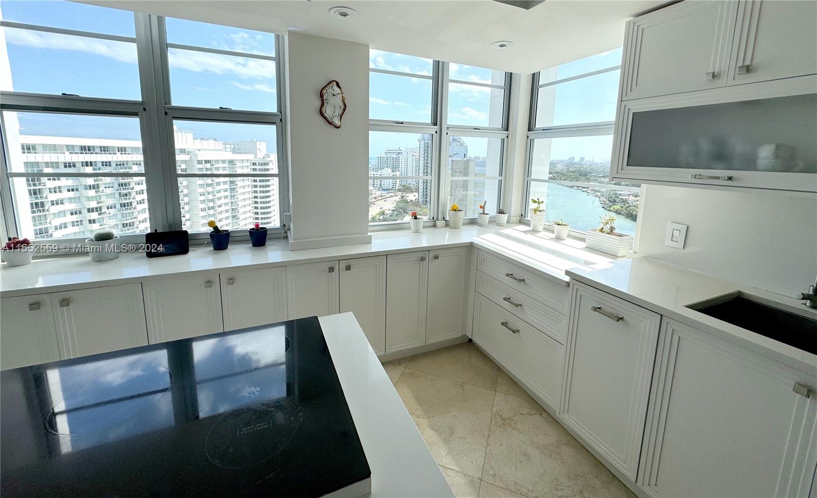 5660 COLLINS 18 AB, Miami Beach, Florida 33140, 4 Bedrooms Bedrooms, ,4 BathroomsBathrooms,Residential,For Sale,5660 COLLINS 18 AB,A11552559