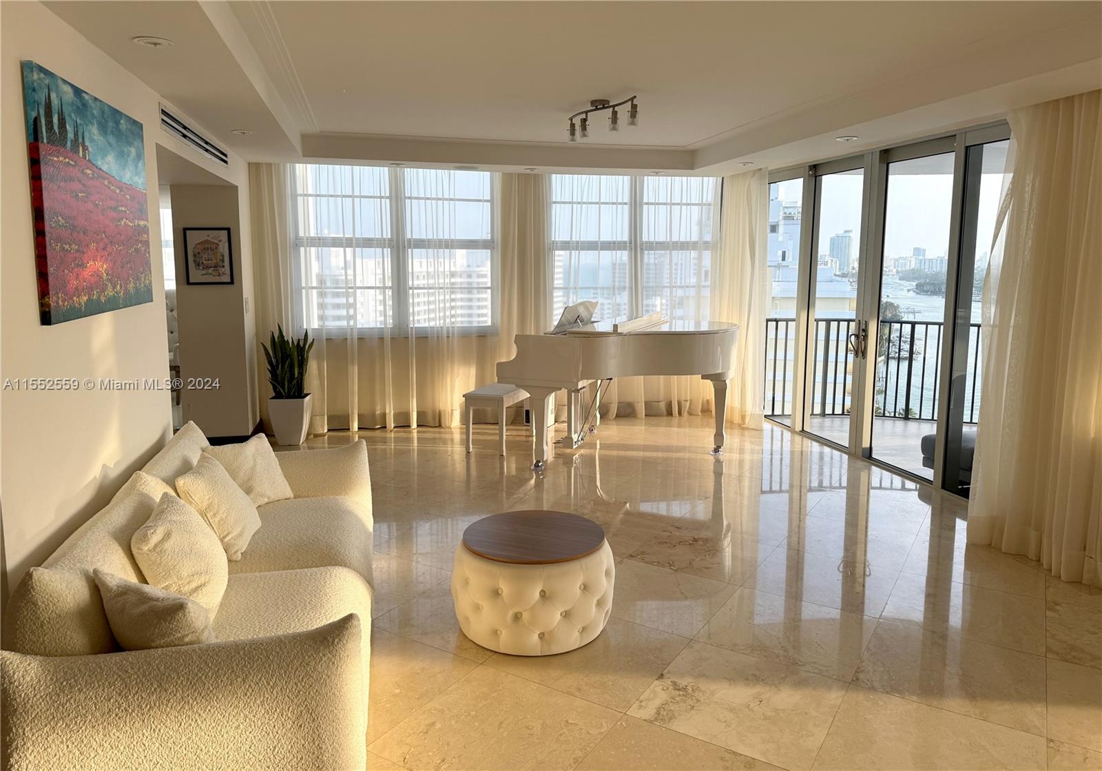 Piano area