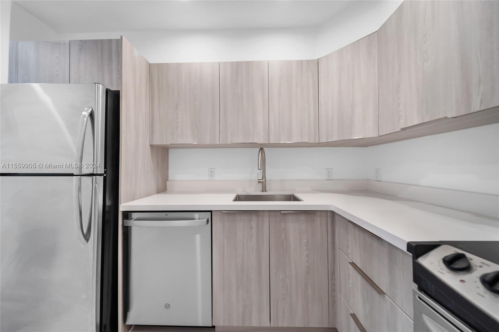 800 West Ave PH29, Miami Beach, Florida 33139, 1 Bedroom Bedrooms, ,1 BathroomBathrooms,Residentiallease,For Rent,800 West Ave PH29,A11559905