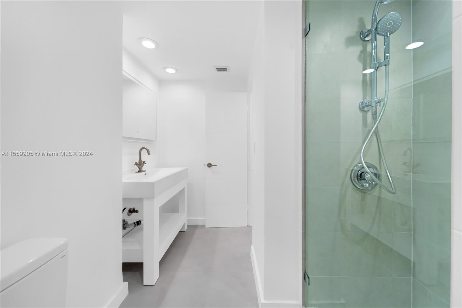 800 West Ave PH29, Miami Beach, Florida 33139, 1 Bedroom Bedrooms, ,1 BathroomBathrooms,Residentiallease,For Rent,800 West Ave PH29,A11559905