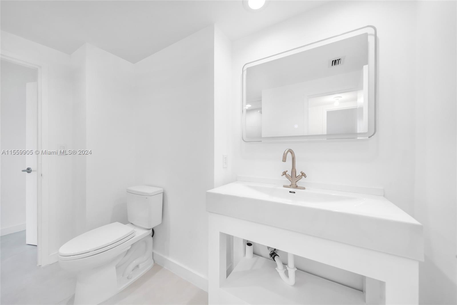 800 West Ave PH29, Miami Beach, Florida 33139, 1 Bedroom Bedrooms, ,1 BathroomBathrooms,Residentiallease,For Rent,800 West Ave PH29,A11559905
