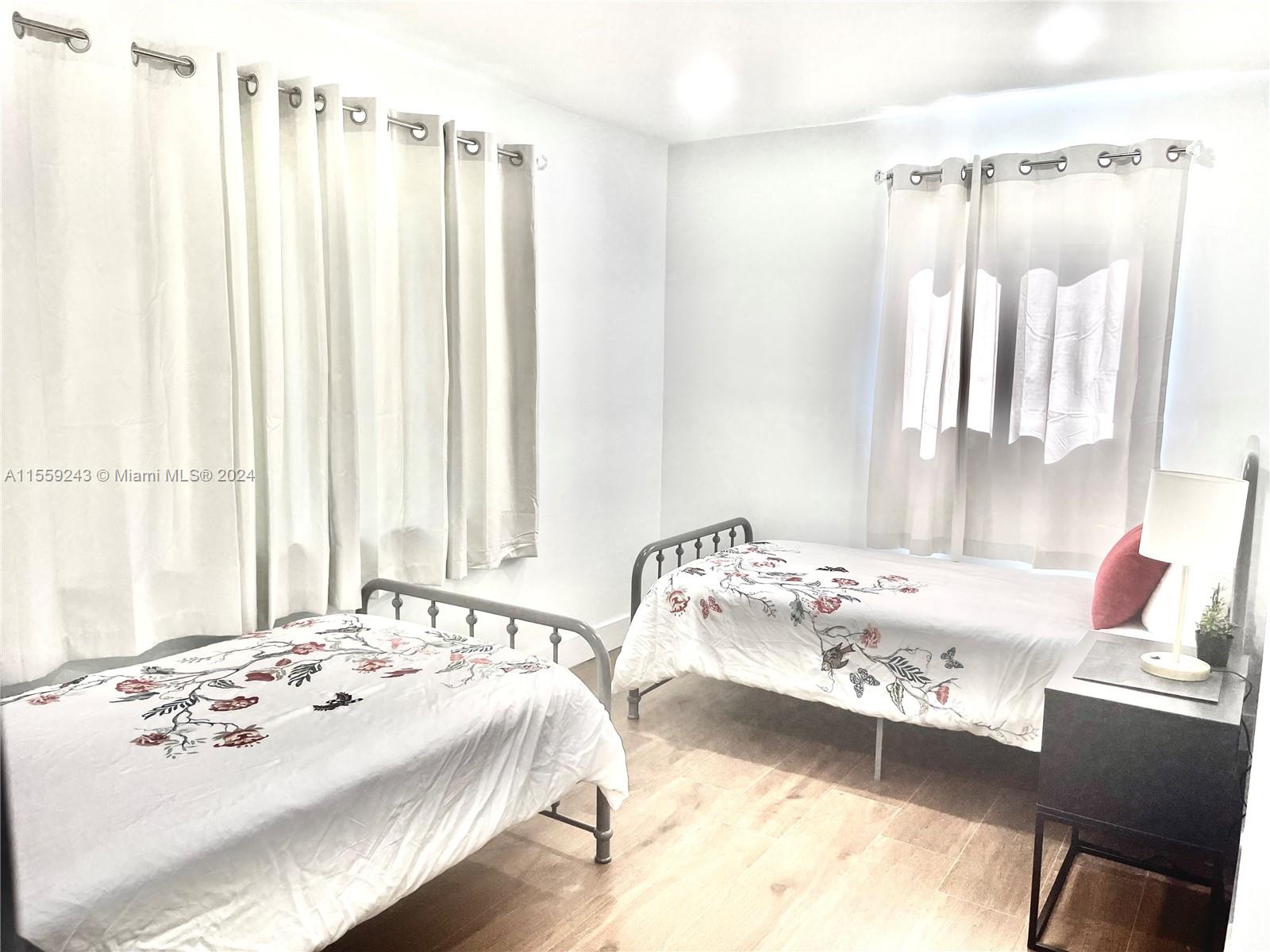 914 N 13th Ter, Hollywood, Florida 33019, 3 Bedrooms Bedrooms, ,2 BathroomsBathrooms,Residential,For Sale,914 N 13th Ter,A11559243