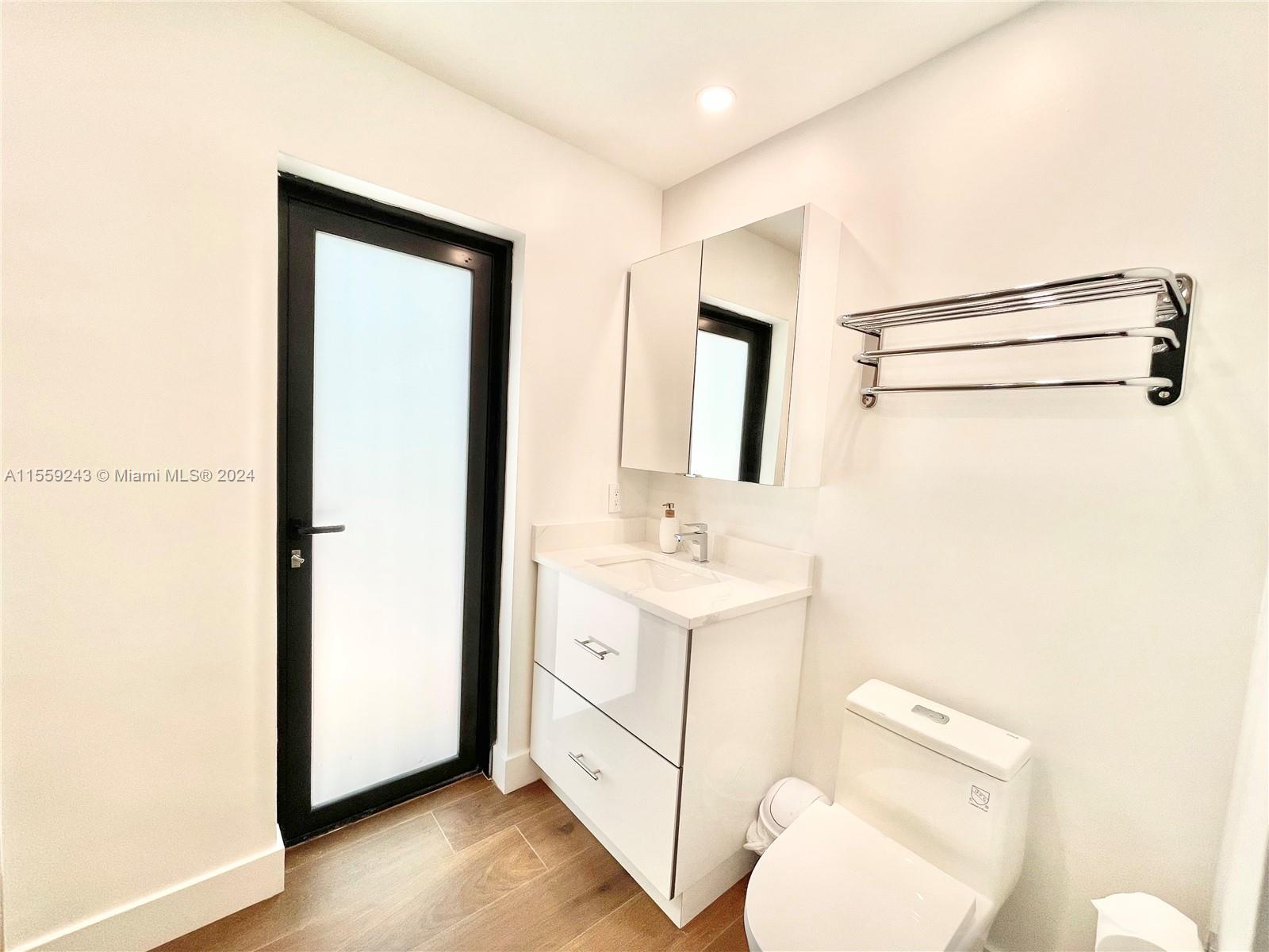 914 N 13th Ter, Hollywood, Florida 33019, 3 Bedrooms Bedrooms, ,2 BathroomsBathrooms,Residential,For Sale,914 N 13th Ter,A11559243