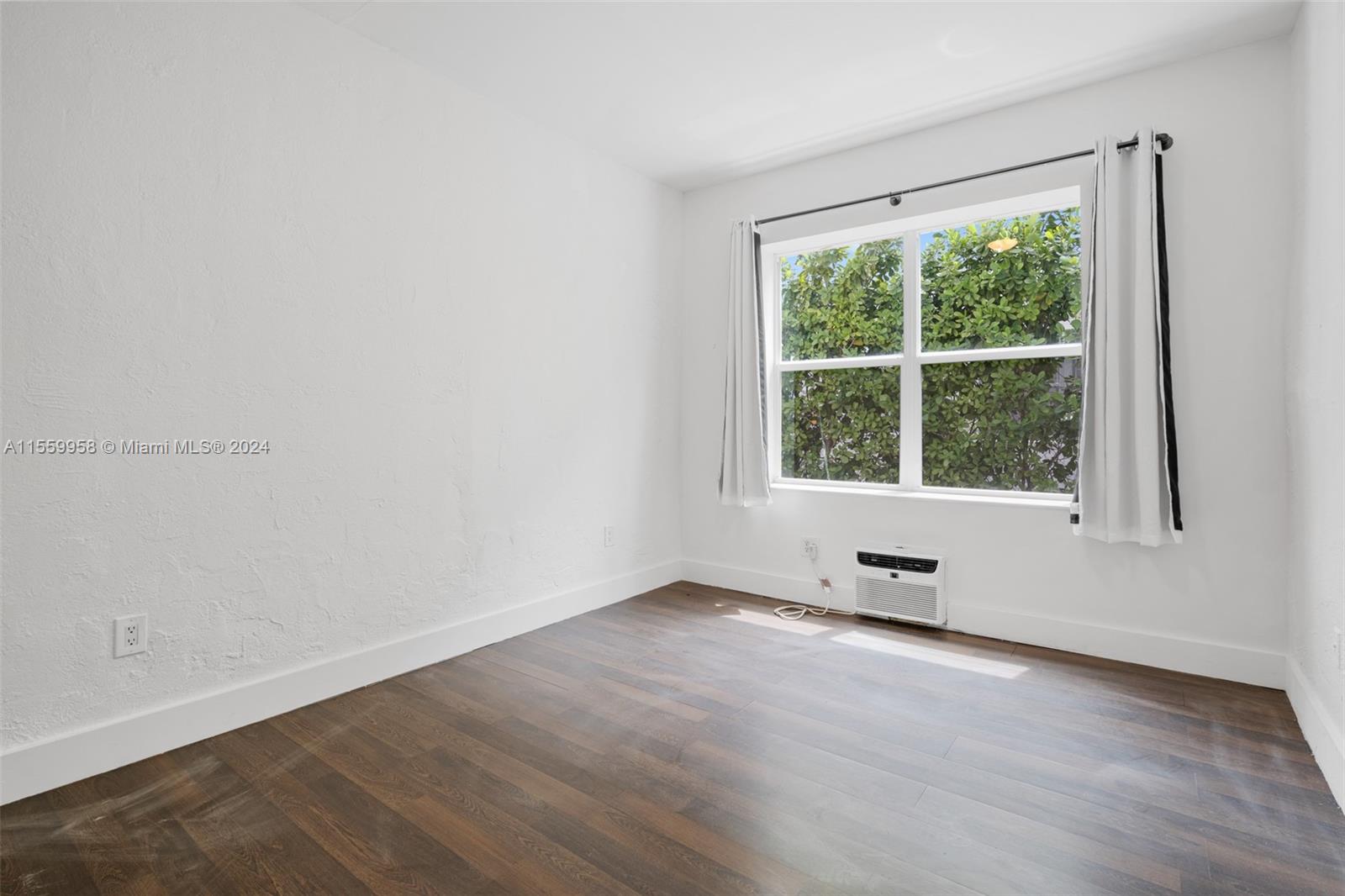 1618 Michigan Ave 6, Miami Beach, Florida 33139, 1 Bedroom Bedrooms, ,1 BathroomBathrooms,Residential,For Sale,1618 Michigan Ave 6,A11559958