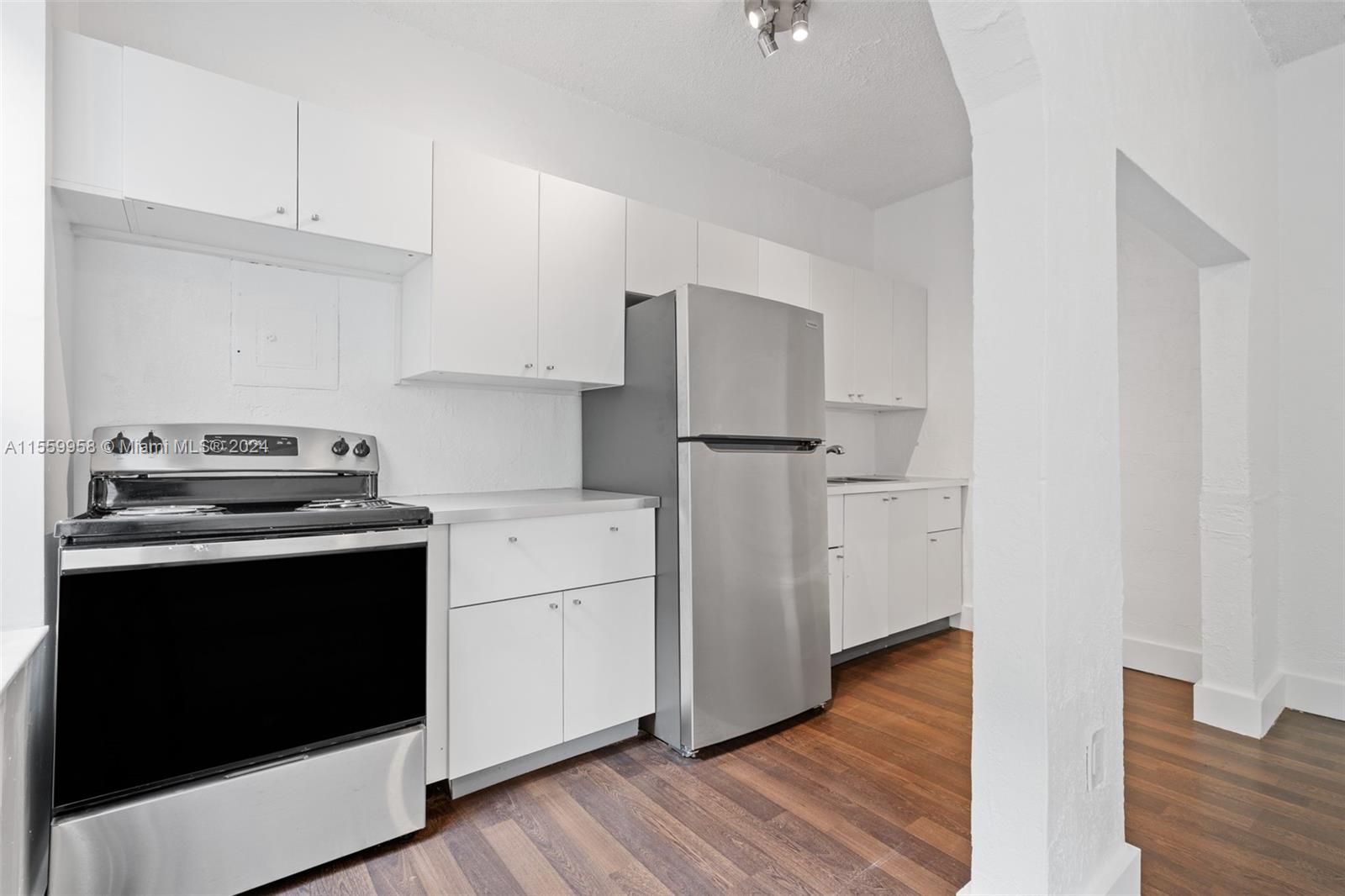 1618 Michigan Ave 6, Miami Beach, Florida 33139, 1 Bedroom Bedrooms, ,1 BathroomBathrooms,Residential,For Sale,1618 Michigan Ave 6,A11559958