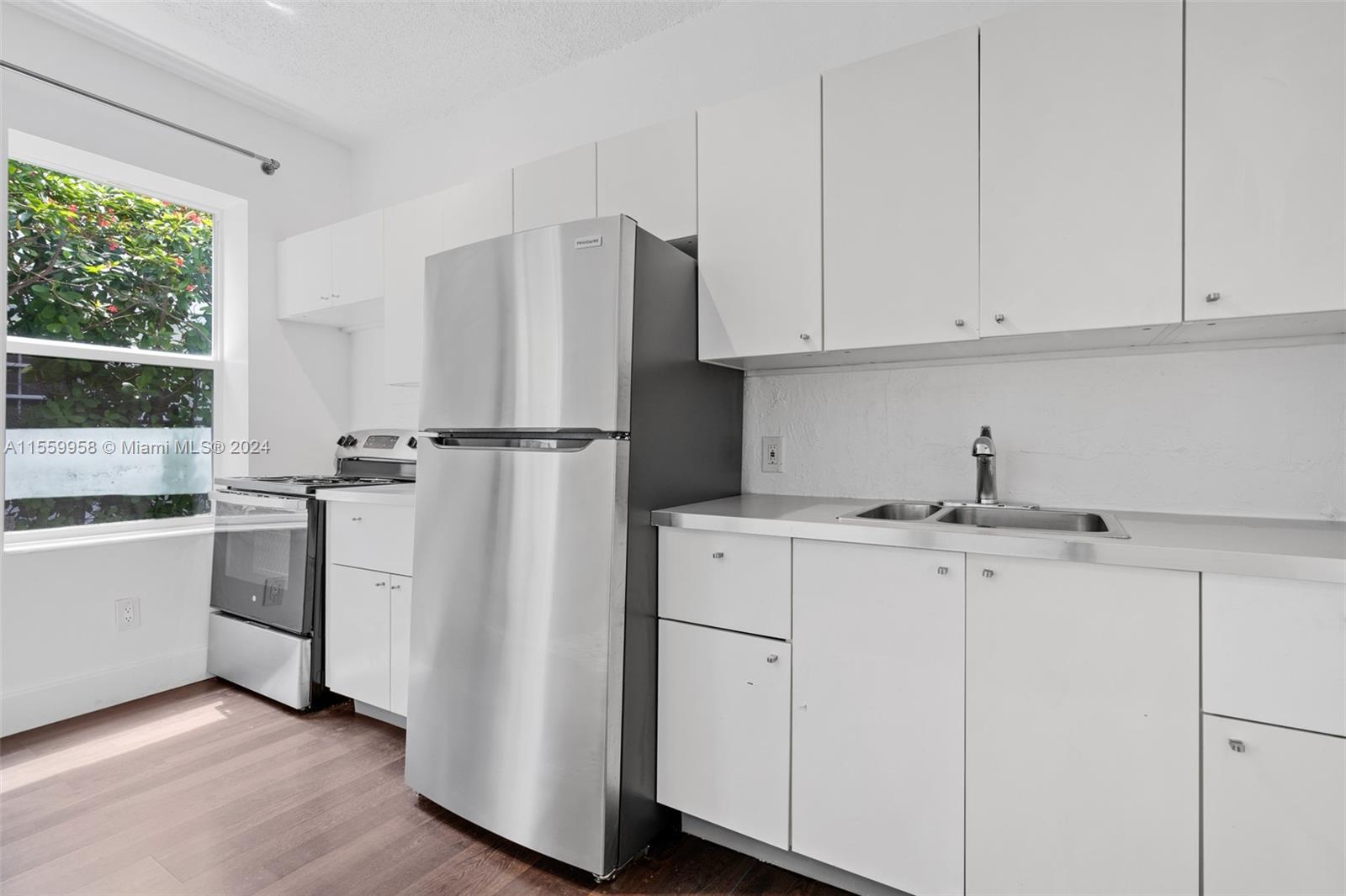 1618 Michigan Ave 6, Miami Beach, Florida 33139, 1 Bedroom Bedrooms, ,1 BathroomBathrooms,Residential,For Sale,1618 Michigan Ave 6,A11559958