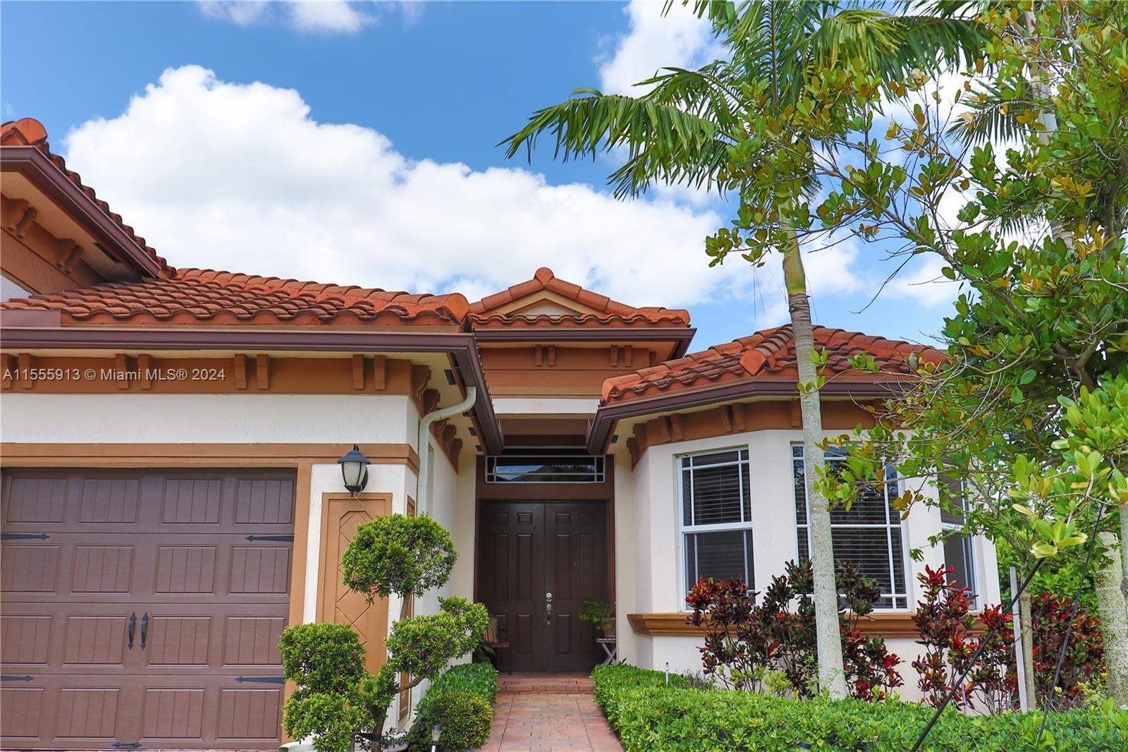 9051 Edgewater Bnd 9051, Parkland, Florida 33076, 4 Bedrooms Bedrooms, ,3 BathroomsBathrooms,Residentiallease,For Rent,9051 Edgewater Bnd 9051,A11555913