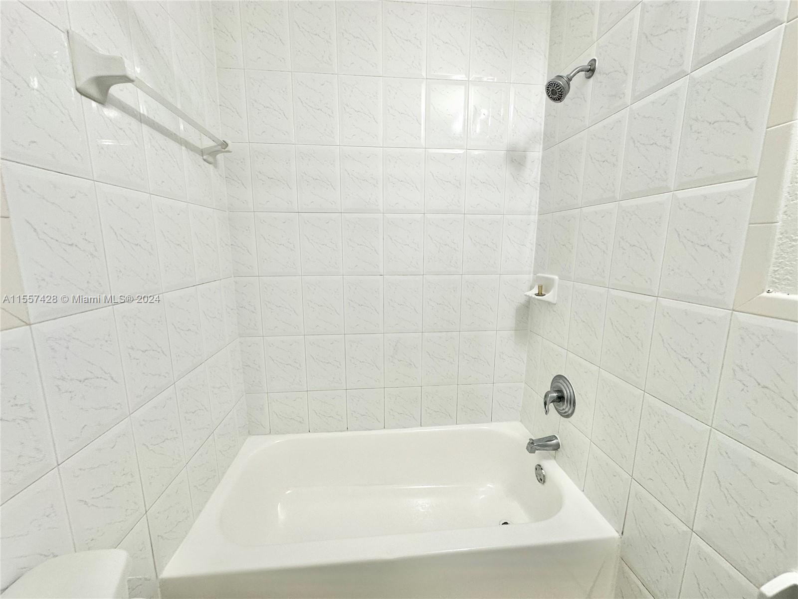 349 NW 80th Street 349, Miami, Florida 33150, 2 Bedrooms Bedrooms, ,2 BathroomsBathrooms,Residentiallease,For Rent,349 NW 80th Street 349,A11557428