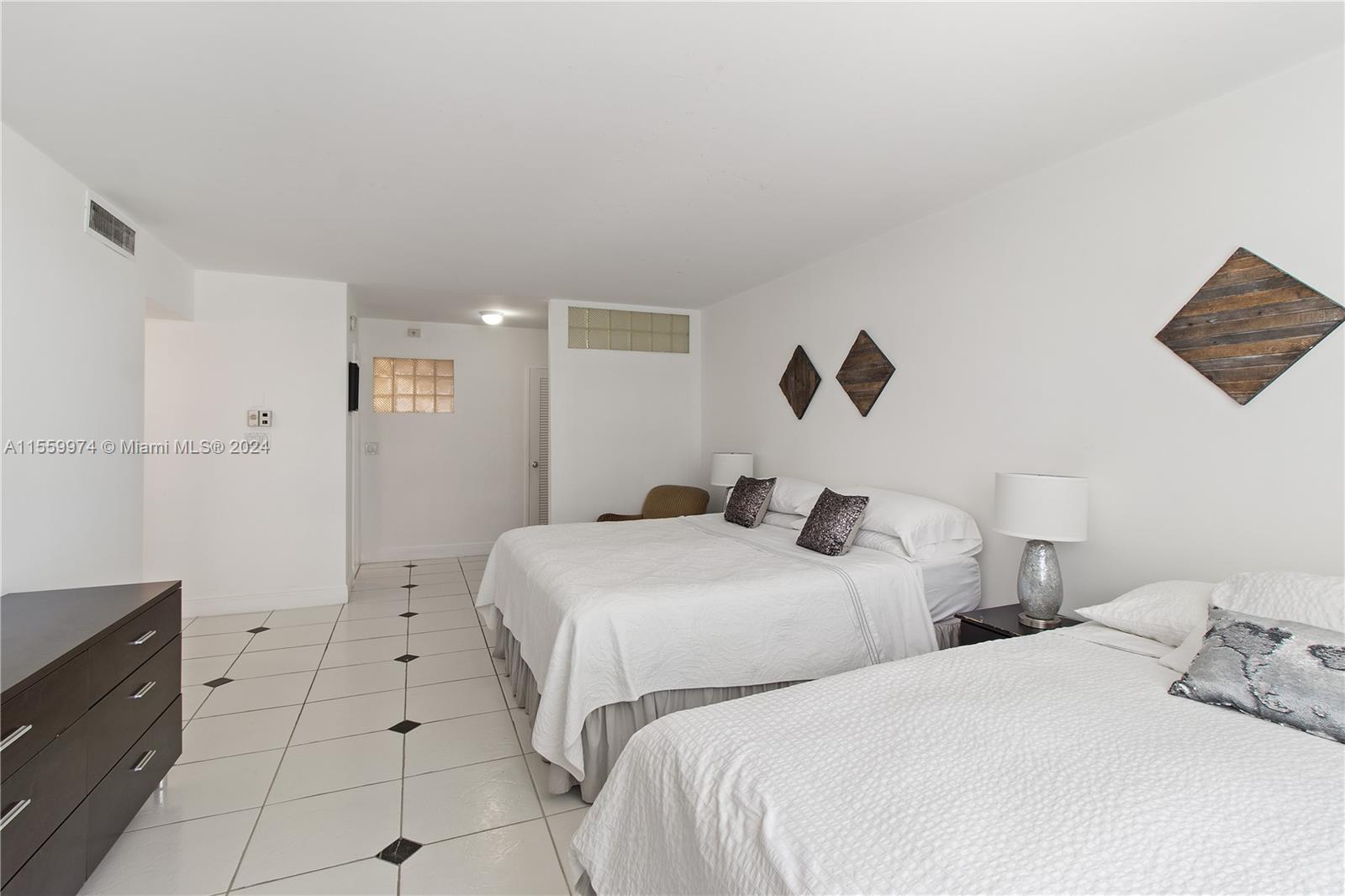 5151 Collins Ave 324, Miami Beach, Florida 33140, 2 Bedrooms Bedrooms, ,2 BathroomsBathrooms,Residentiallease,For Rent,5151 Collins Ave 324,A11559974