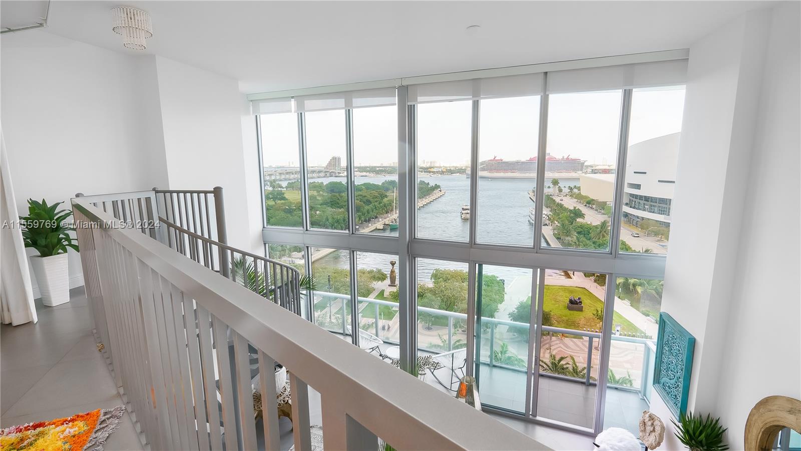 888 Biscayne Blvd 905, Miami, Florida 33132, 1 Bedroom Bedrooms, ,1 BathroomBathrooms,Residential,For Sale,888 Biscayne Blvd 905,A11559769