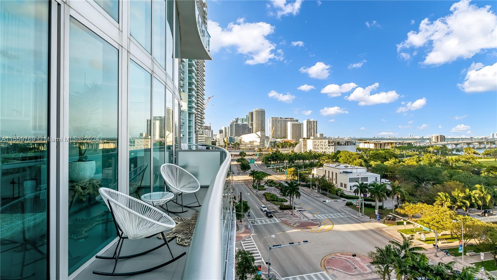 888 Biscayne Blvd 905, Miami, Florida 33132, 1 Bedroom Bedrooms, ,1 BathroomBathrooms,Residential,For Sale,888 Biscayne Blvd 905,A11559769