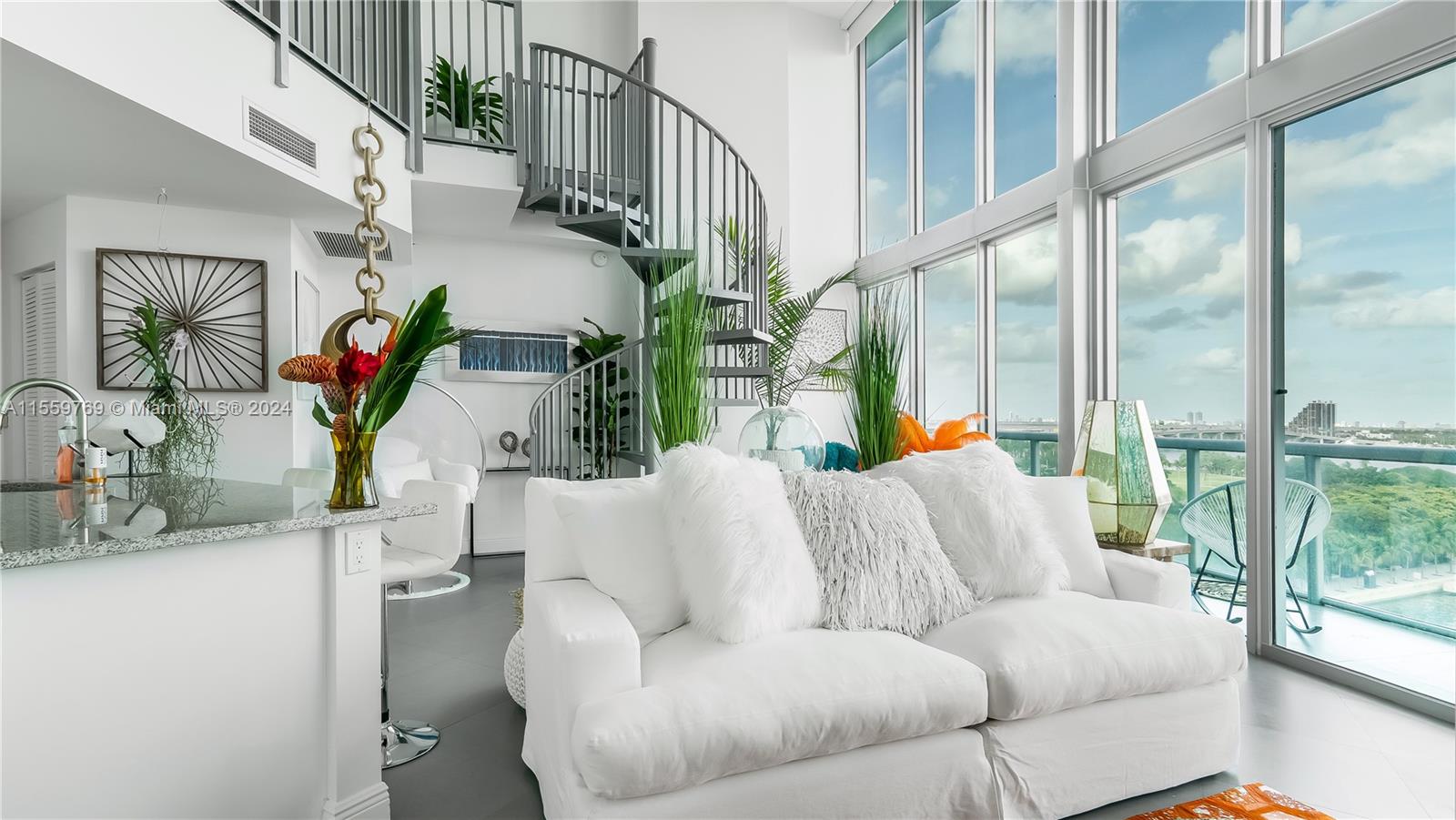 888 Biscayne Blvd 905, Miami, Florida 33132, 1 Bedroom Bedrooms, ,1 BathroomBathrooms,Residential,For Sale,888 Biscayne Blvd 905,A11559769