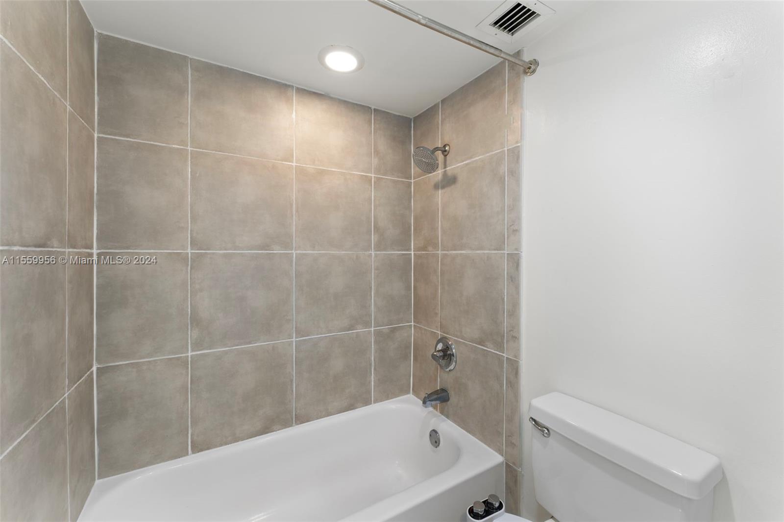 680 NE 64th St A306, Miami, Florida 33138, 1 Bedroom Bedrooms, ,1 BathroomBathrooms,Residentiallease,For Rent,680 NE 64th St A306,A11559956