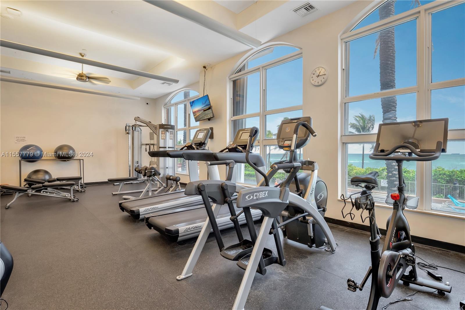 2080 S Ocean Dr 1404, Hallandale Beach, Florida 33009, 2 Bedrooms Bedrooms, ,2 BathroomsBathrooms,Residential,For Sale,2080 S Ocean Dr 1404,A11557779