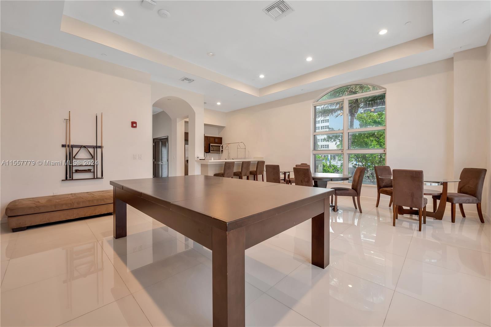 2080 S Ocean Dr 1404, Hallandale Beach, Florida 33009, 2 Bedrooms Bedrooms, ,2 BathroomsBathrooms,Residential,For Sale,2080 S Ocean Dr 1404,A11557779