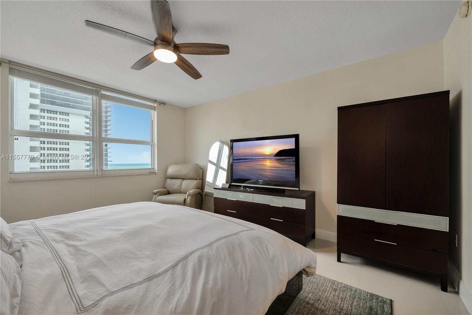 2080 S Ocean Dr 1404, Hallandale Beach, Florida 33009, 2 Bedrooms Bedrooms, ,2 BathroomsBathrooms,Residential,For Sale,2080 S Ocean Dr 1404,A11557779