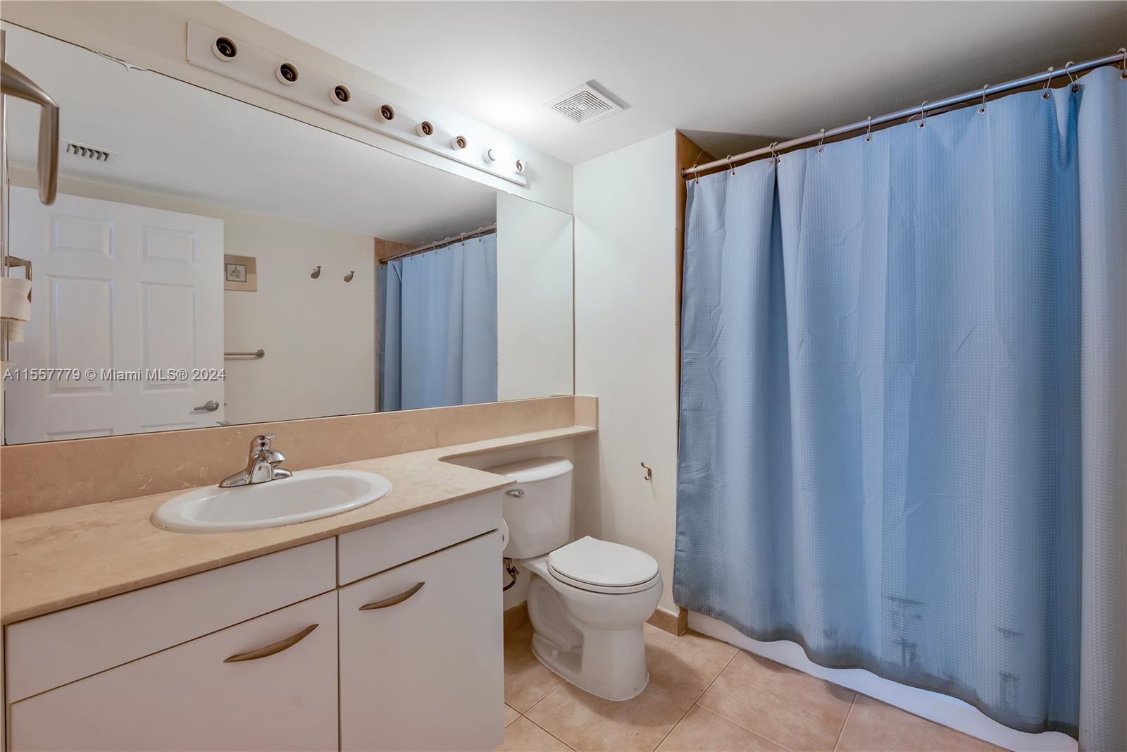 2080 S Ocean Dr 1404, Hallandale Beach, Florida 33009, 2 Bedrooms Bedrooms, ,2 BathroomsBathrooms,Residential,For Sale,2080 S Ocean Dr 1404,A11557779