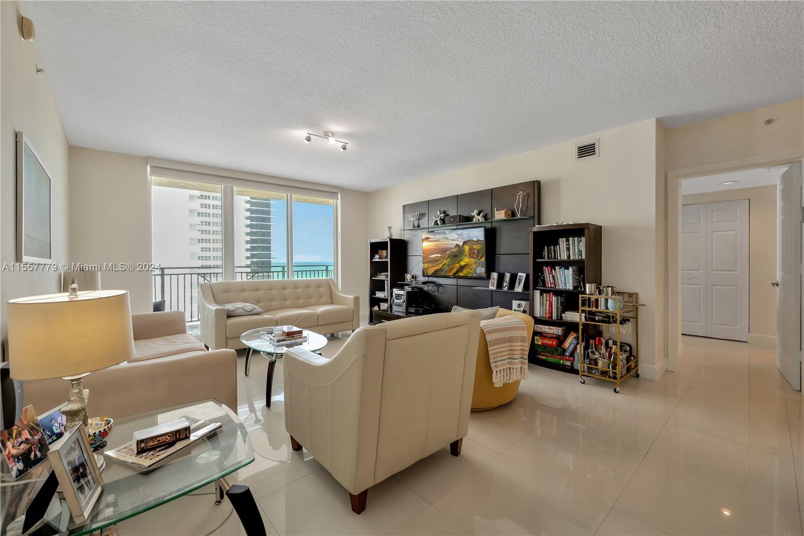 2080 S Ocean Dr 1404, Hallandale Beach, Florida 33009, 2 Bedrooms Bedrooms, ,2 BathroomsBathrooms,Residential,For Sale,2080 S Ocean Dr 1404,A11557779