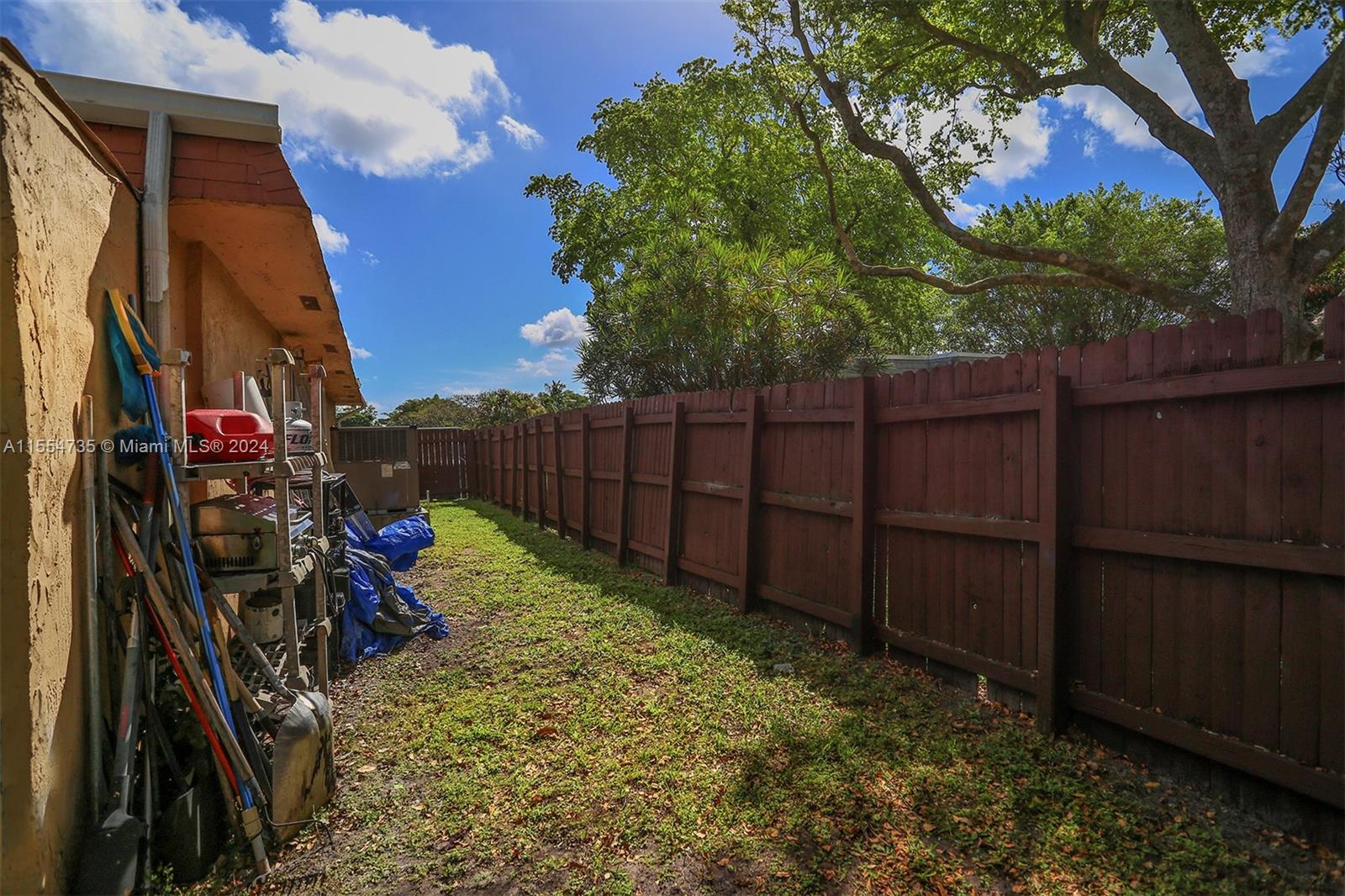 7805 NW 68th Ter, Tamarac, Florida 33321, 3 Bedrooms Bedrooms, ,2 BathroomsBathrooms,Residential,For Sale,7805 NW 68th Ter,A11554735