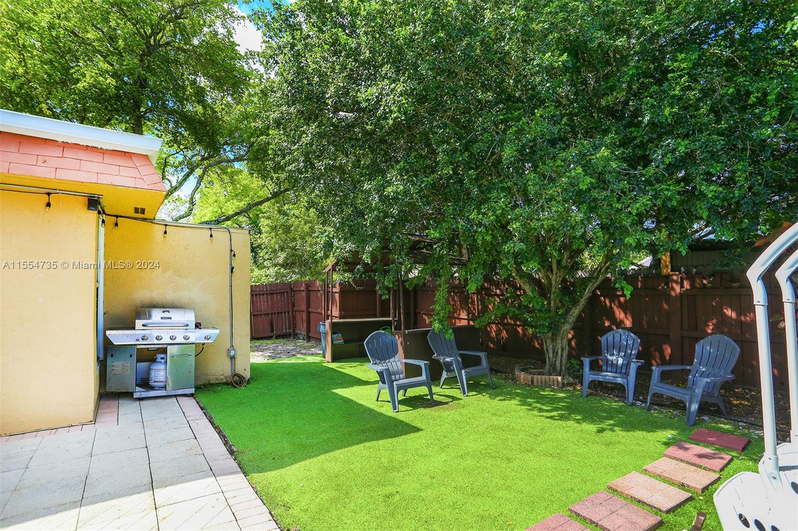 7805 NW 68th Ter, Tamarac, Florida 33321, 3 Bedrooms Bedrooms, ,2 BathroomsBathrooms,Residential,For Sale,7805 NW 68th Ter,A11554735