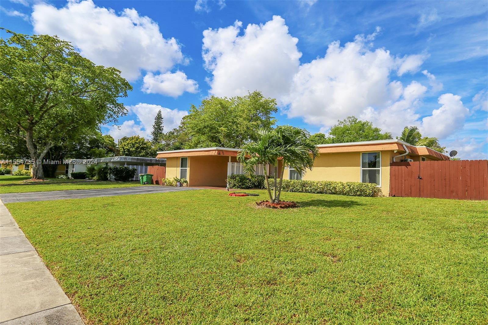 7805 NW 68th Ter, Tamarac, Florida 33321, 3 Bedrooms Bedrooms, ,2 BathroomsBathrooms,Residential,For Sale,7805 NW 68th Ter,A11554735
